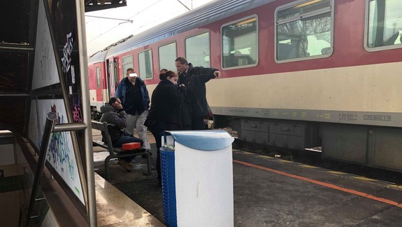 Nezvyčajná nehoda na stanici Bratislava - Vinohrady: Muž skončil s krvavým zranením, vlaky meškali