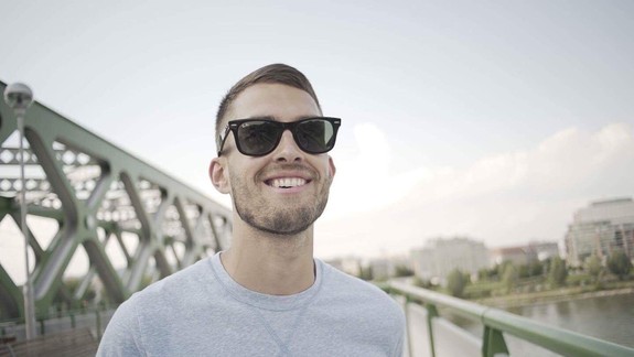 ROZHOVOR: Petržalčan Jakub Vanek aj napriek vážnej diagnóze hľadí na svet s úsmevom. Čo mu v našom meste chýba?