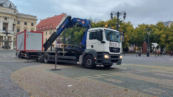 V Starom Meste už osádzajú kontajnery na veľké testovanie, chcú využiť aj autobusy