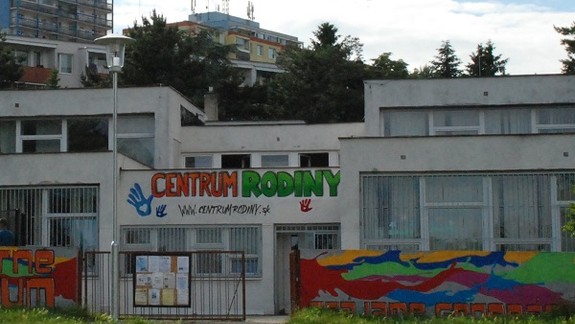 V dúbravskom Centre rodiny si môžete upliesť vlastný veľkonočný košík