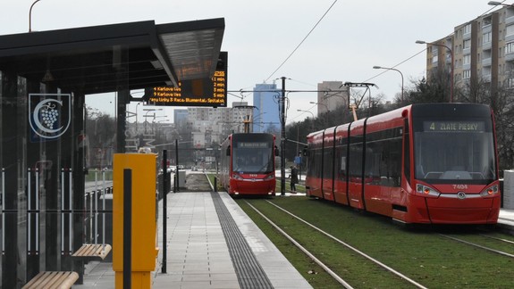 Bezpečnosť chodcov pri električkovej radiále je lepšia, deklaruje mesto