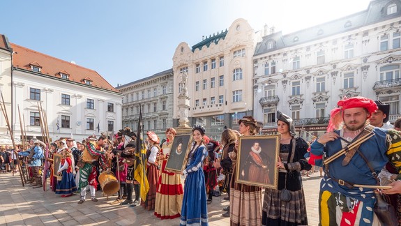 Korunovačné dni podučia deti remeslám, pripravená je aj mučiareň