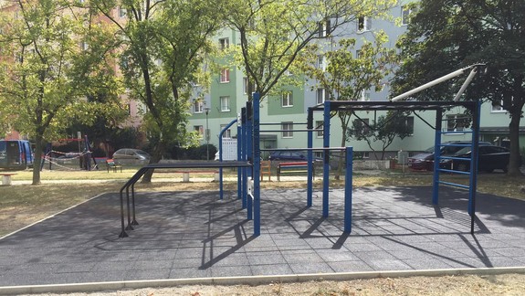 V Novom Meste pribudli nové workoutové ihriská. Po novom si s vlastnou váhou zacvičíte aj tu
