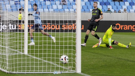 Futbal: Slovan zdolal Skalicu 3:1 a zvýšil náskok pred Žilinou