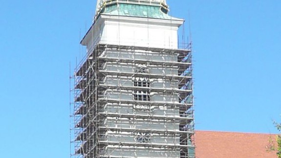 Lešenie na Dóme sv. Martina pomaly mizne, v novembri by malo byť preč