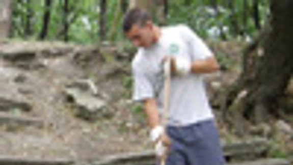 Kalváriu obnovujú dobrovoľníci aj počas tohto leta