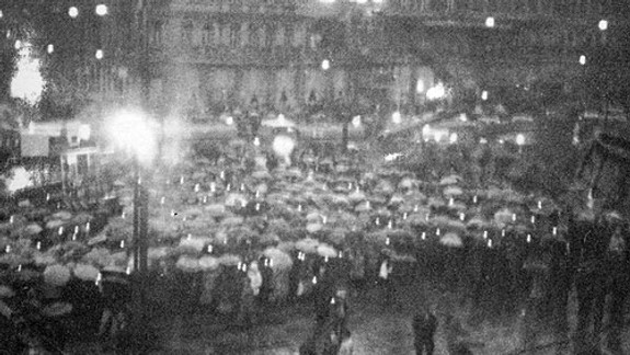 V deň 32. výročia Sviečkovej manifestácie by mali veriaci vyjadriť solidaritu a ľudskosť zapálením sviečky v okne