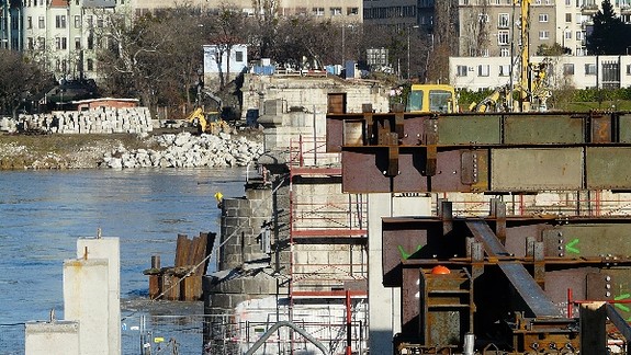 Mestskí poslanci sa ujali Starého mosta 