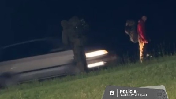Nehoda: Poľský turista tancoval v noci na ceste, zrazilo ho auto