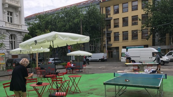 FOTO a VIDEO: Z Komenského námestia je zaujímavý verejný priestor, kde môžete stráviť voľné chvíle