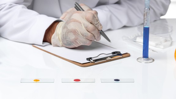 Narodenie prvého dieťaťa zo skúmavky