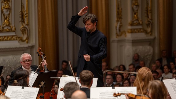 Hudobná slávnosť: V Slovenskej filharmónii zaznie koncert pod taktovkou Juraja Valčuhu