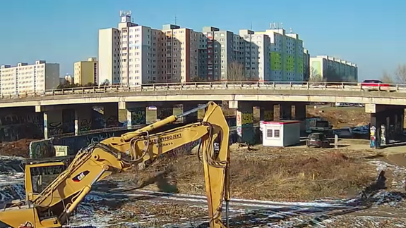 Pre budúcu električku v Petržalke pokračujú v odstraňovaní ornice