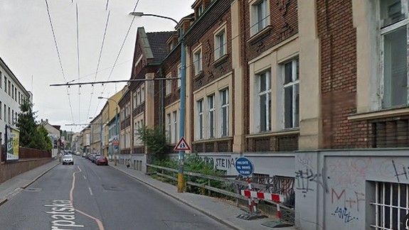 FOTO: Ďalšia hanba Bratislavy - chodník na Karpatskej