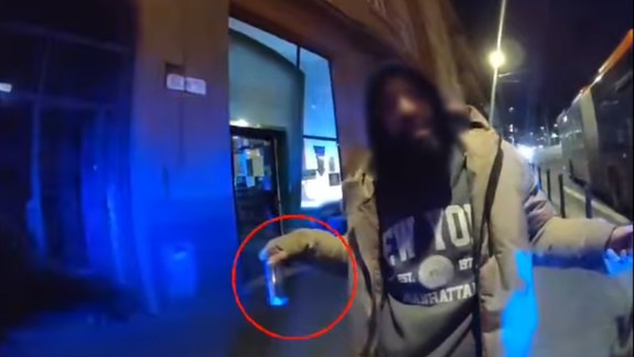 VIDEO: Policajti zadržali muža, ktorý sa vlámal do trafiky na Račianskom mýte