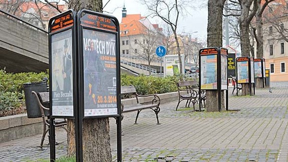 Zo staromestských ulíc má zmiznúť 38 reklamných trojnožiek Pre Sent