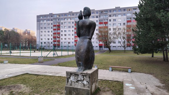 Mier všade, kam sa pozrieš. Všimli ste si, aké umelecké diela zapĺňajú priestor Petržalky?