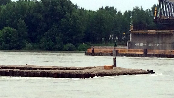 Dunaj stúpol nad 6 metrov, zaplavil základy piliera č. 34