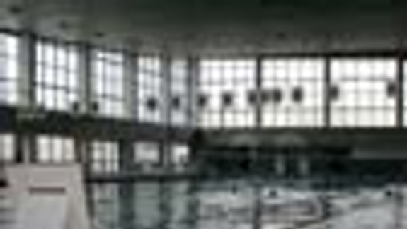 Plaveckých bazénov je v meste k dispozícii málo