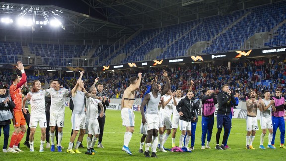 VIDEO: Deti na Tehelnom poli pobláznili futbalistov Slovana, ktorí senzačne zdolali favorita svojej skupiny Európskej ligy