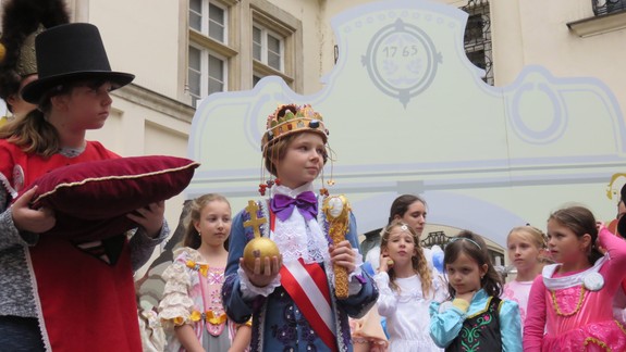 Bratislavou bude kráčať detský korunovačný sprievod. Môžete sa zapojiť aj vy