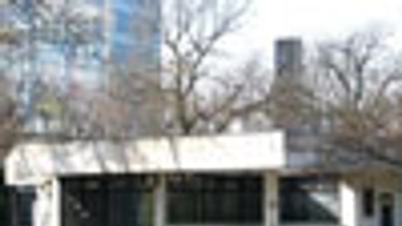 Erotický salón v Sade J. Kráľa funguje naďalej