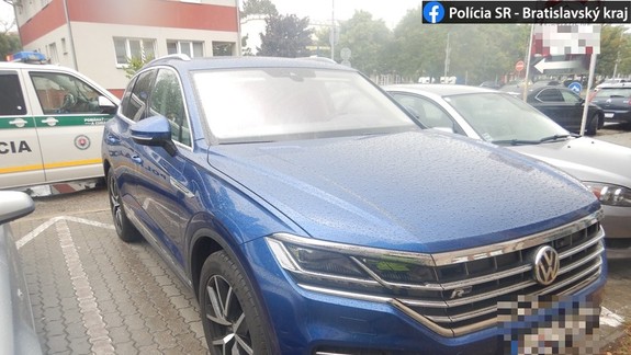 Denisa v Senci narazila do zaparkovaného auta a potom nafúkala viac než tri promile!