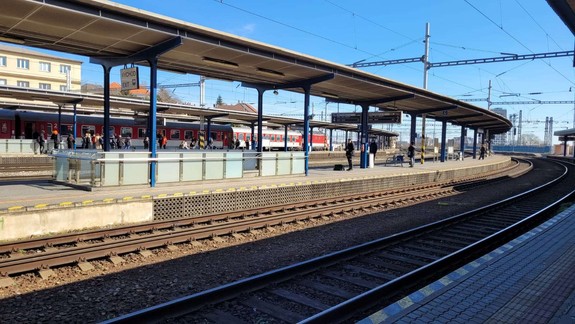 Niektoré vlaky z Trnavy do Bratislavy budú odklonené do stanice Nové Mesto