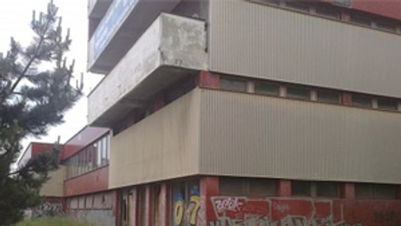 Z bývalej pošty v Dúbravke by sa mal stať polyfunkčný objekt