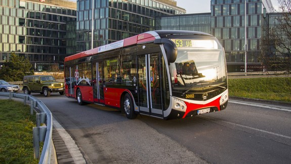 Na linke MHD 43 do lesoparku premáva elektrobus
