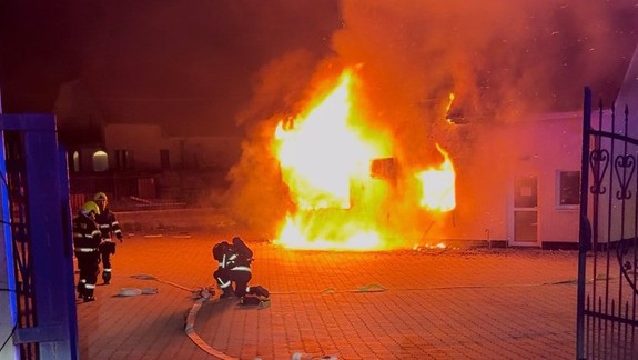 Požiar: V Rovinke horel rodinný dom, škodý rátajú v státisícoch