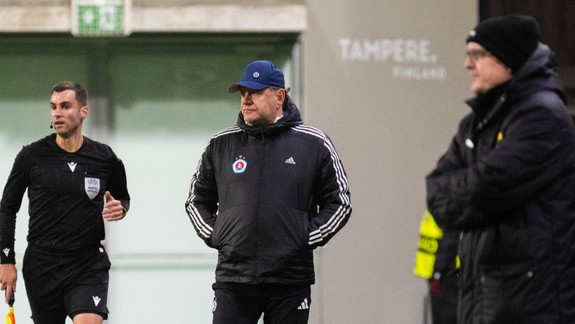 Slovan si v Konferenčnej lige výrazne sťažil cestu do play off, tíme podľa Weissa chýba vodca