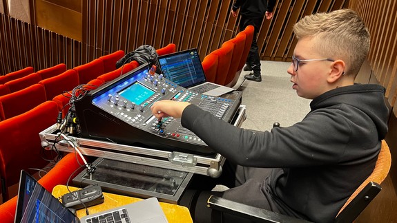 Úžasné: Trinásťročný Martin robí zvukára vlastnou technikou, na ktorú si sám zarobil