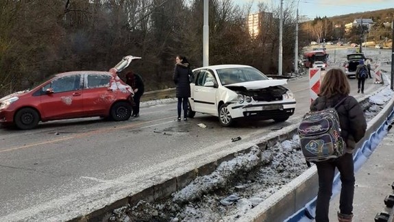AJ MHD mala dnes ráno problémy a na viacerých miestach linky nepremávali...