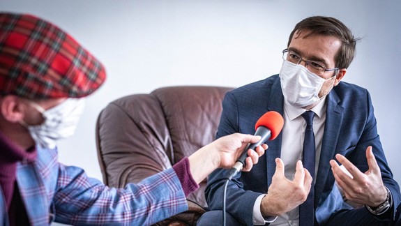 Na Slovensku pribudlo 13 prípadov nákazy koronavírusom, ale celkové percentá poklesli...