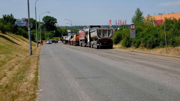 Mesto začína s opravou vozovky Cesty II/505 v Devínskej Novej Vsi