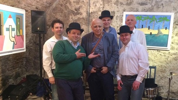 Hudobník Ivan Mládek vystavuje v Bratislave svoje uletené obrazy 