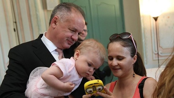 Andrej Kiska otvoril brány Prezidentského paláca, navštívili ho tisícky ľudí