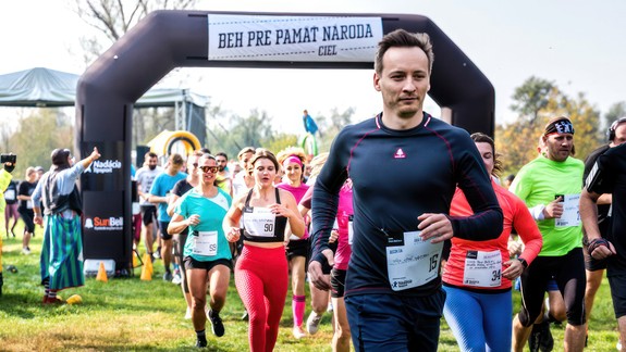 Spojte šport s prospešnou aktivitou: V Devínskej Novej Vsi sa pobeží charitatívny Beh pre pamäť národa