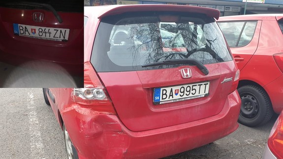 FOTO: Neuveriteľná drzosť na pokračovanie - nakreslené značky na aute vymenil za tabuľky s EČV z iných vozidiel!