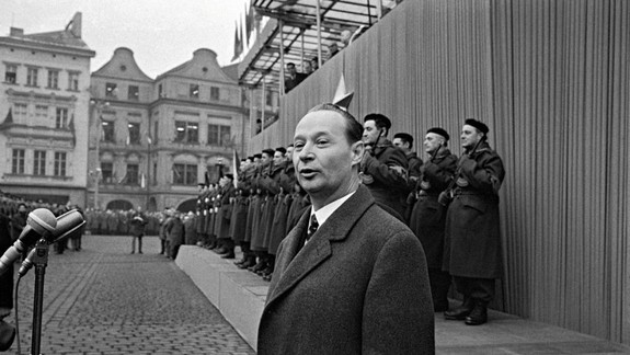 Vyšla vedecká monografia života Alexandra Dubčeka – pokrstia ju 21. augusta