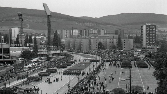 PREMENY BRATISLAVY Bajkalská pred 40 rokmi: Vojenské prehliadky aj starý futbalový štadión