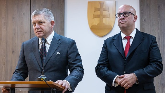 Nehoda vlakov: Fico žiada Ráža, aby s okamžitou platnosťou odvolal vedenie ZSSK