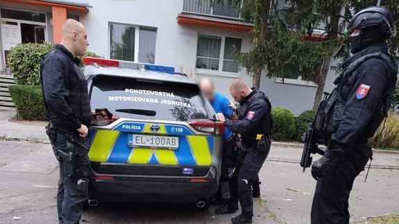 V Ružinove malo dôjsť k streľbe, na miesto vyrazili policajti