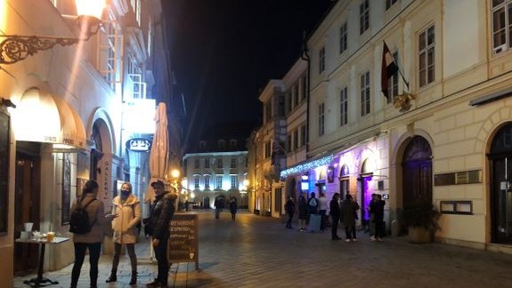 Nové pravidlá pre podniky: Nočný život v centre Bratislavy neutíchne ani budúci rok