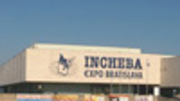 Sny o Inchebe nakreslili, ale nepostavia