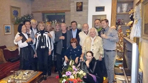 VIDEO: Populárna speváčka Oľga Szabová oslávila 75. narodeniny aj po posediačky