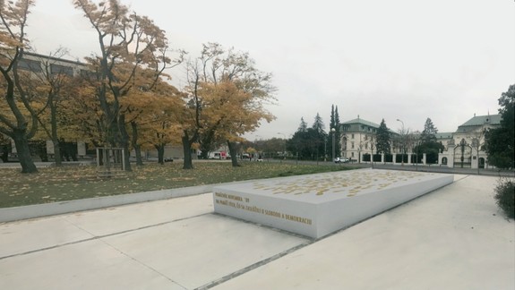 Na Námestí slobody pribudne pamätník Nežnej revolúcie