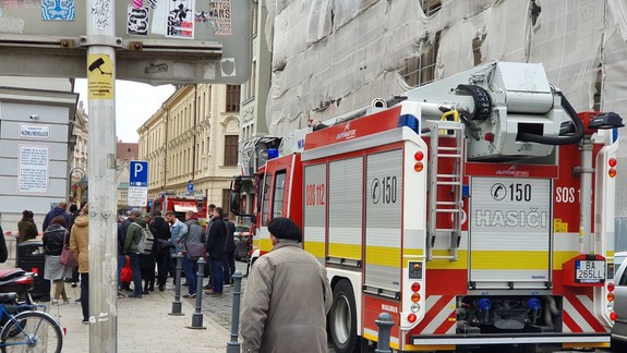 VIDEO: V Starej tržnici vypukol požiar, budovu evakuovali