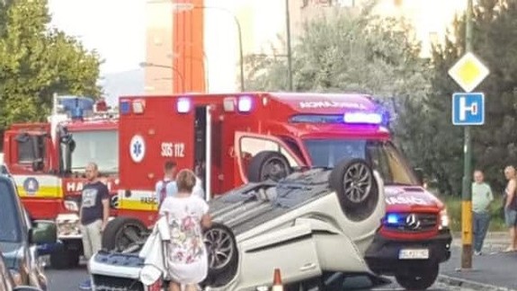 Opitý vodič: V Rači došlo k hrozivo vyzerajúcej nehode